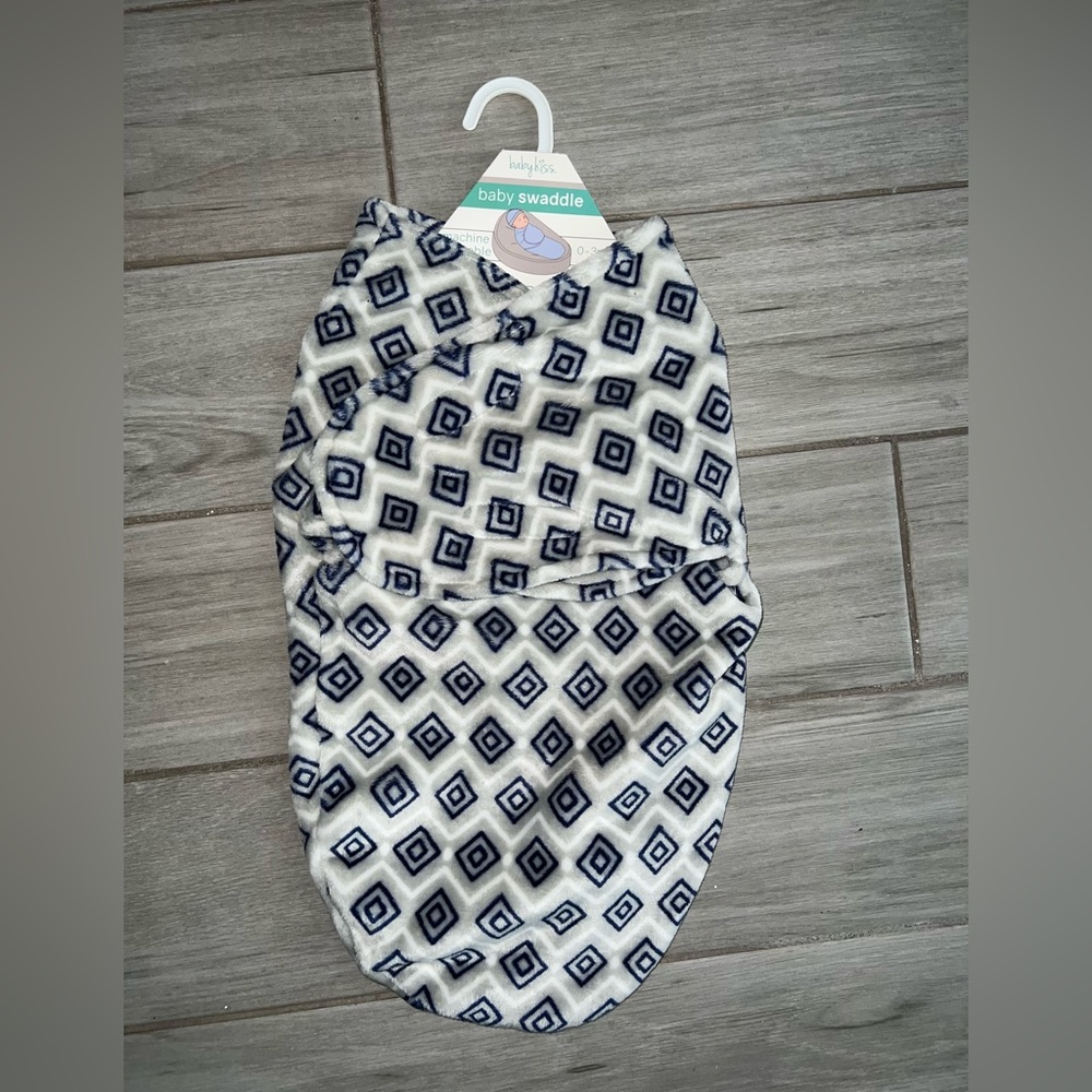 Baby swaddle 0-3 months